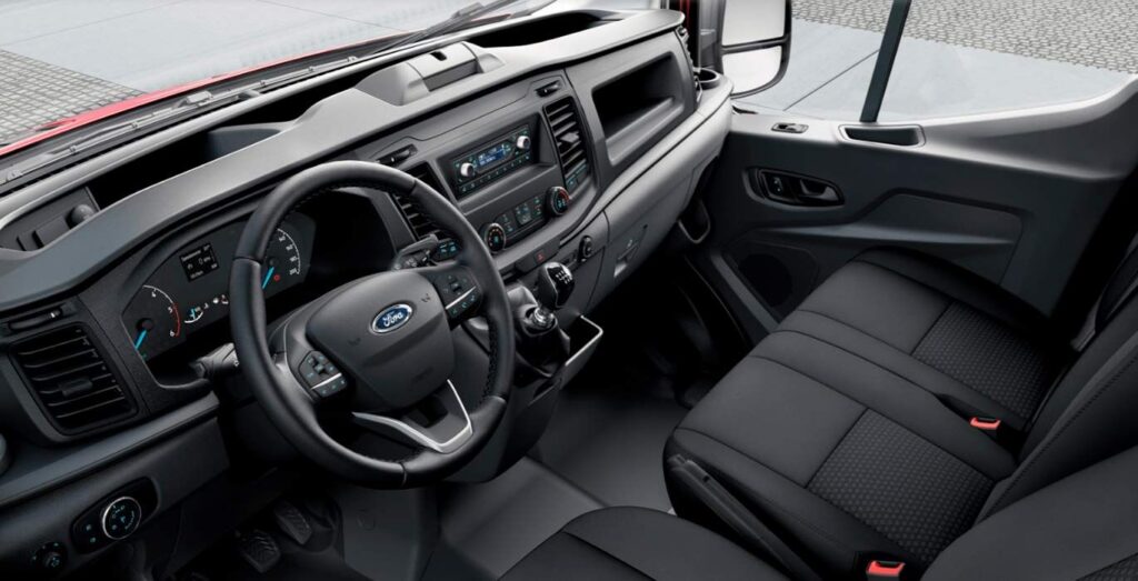 Ford-Transit-Van-interior-delantera