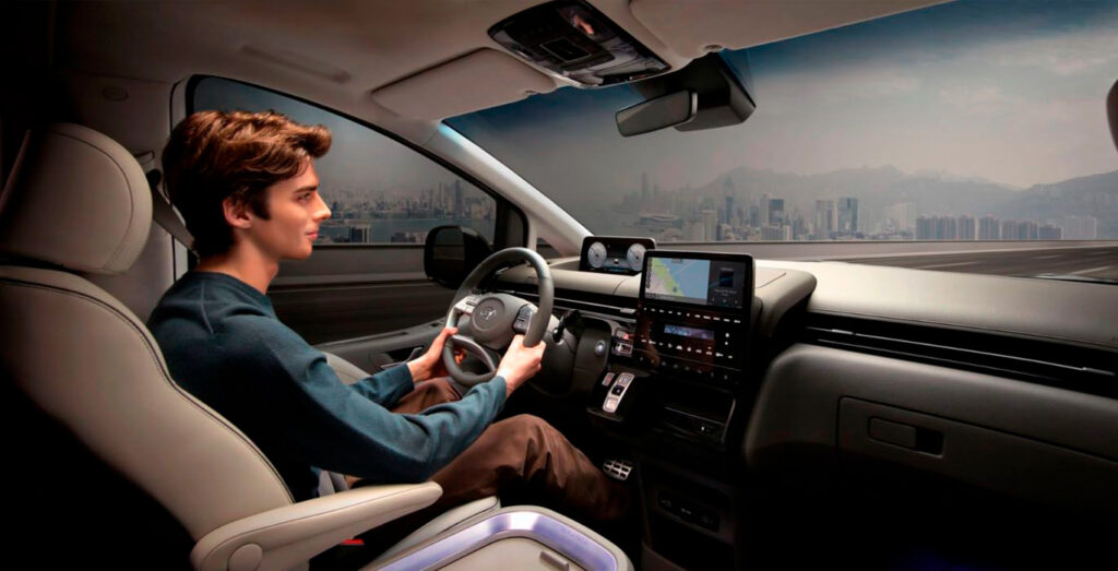 Hyundai-Staria-2.2CRDi-177CV-AT-Maxx-9p-interior