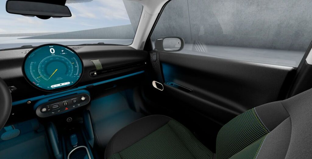 MINI-Cooper-E-Essential-interior-delantera-2