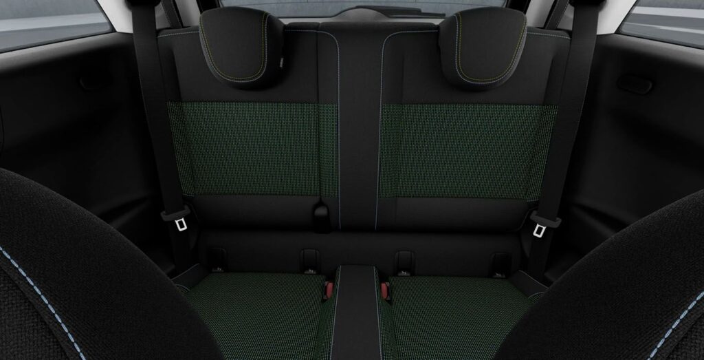 MINI-Cooper-E-Essential-interior-trasera