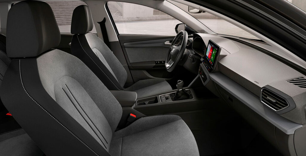 SEAT-LEON-1.0-TSI-Style-Sportstourer-25o-Aniversario-interior-perfil