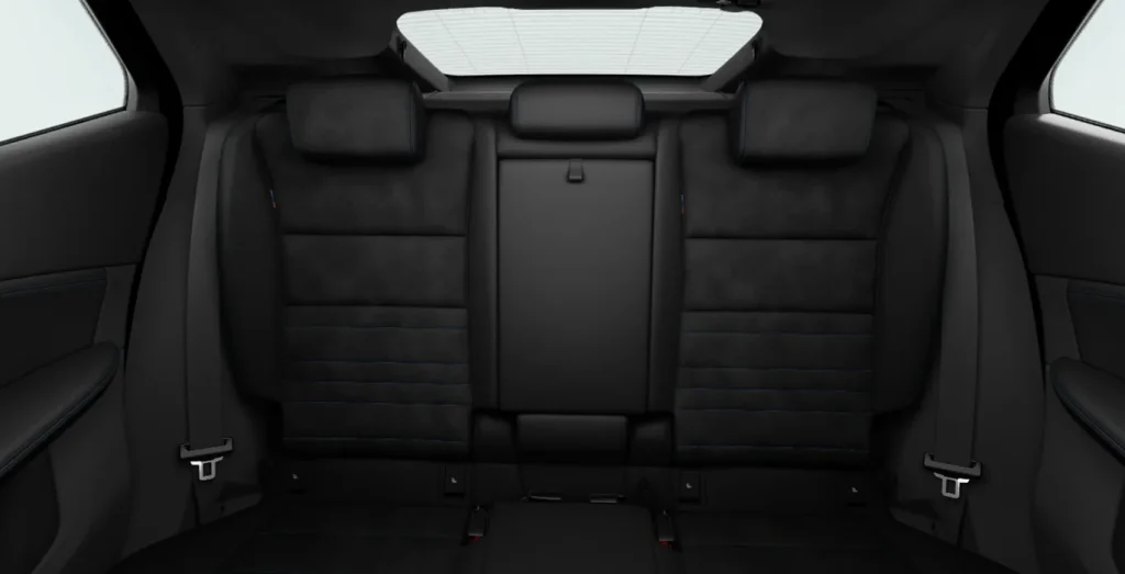 BMW-X2-sDrive-20d-interior-trasera