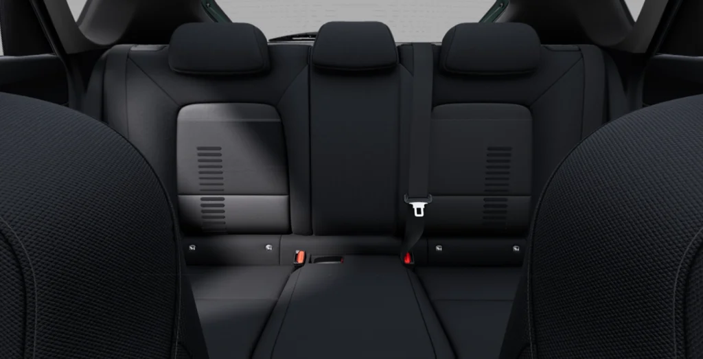 Hyundai-Bayon-1.0-TGDI-74kW-100CV-48V-Tecno-DCT-interior-trasera