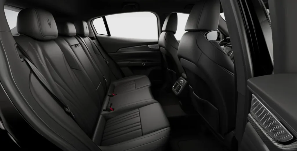 MASERATI-Grecale-Modena-330-QS-interior-trasera