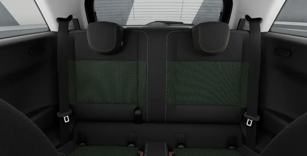 MINI-Cooper-SE-Essential-interior-trasera