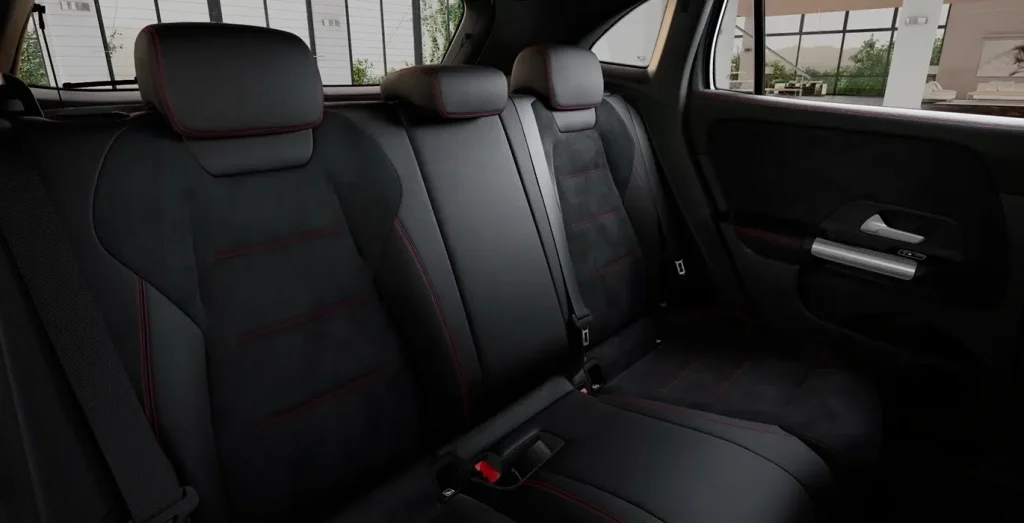 Mercedes-Benz-GLA-200d-interior-trasera