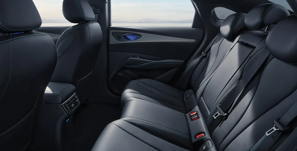 BYD-Seal-6-DM-I-Boost-interior-trasera.webp