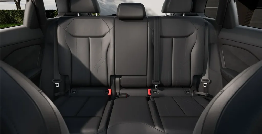 Audi-Q3-S-Line-TFSI-Stronic-interior-trasera.webp