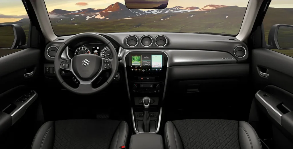 SUZUKI-Vitara-1.4T-Mild-Hybrid-S2-interior-delantera.webp