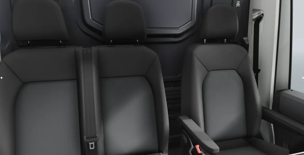 VOLKSWAGEN-Crafter-35-Fresh-Van-BM-L3-2.0-TDI-FWD-103kW-140CV-ISOTERMO-interior-delantera-III.webp