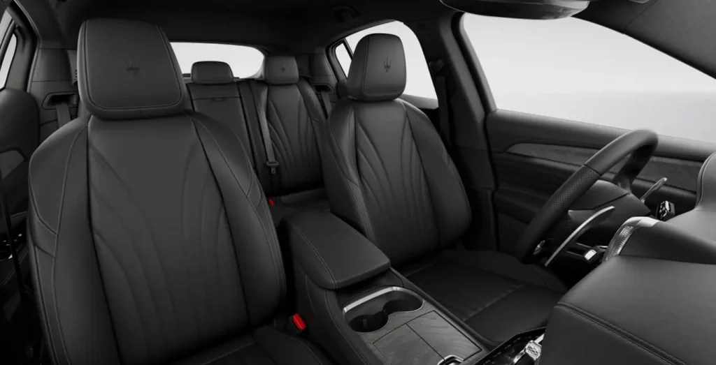 MASERATI-Grecale-L4-MHEV-AWD-interior-delantera-II.webp
