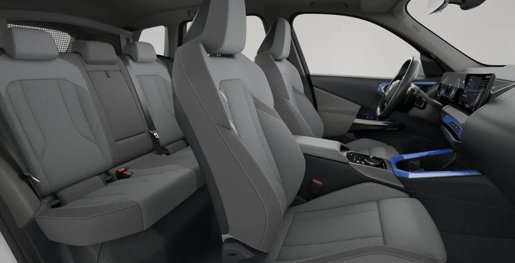 BMW-X3-20d-xDrive-QS-interior-trasera.webp