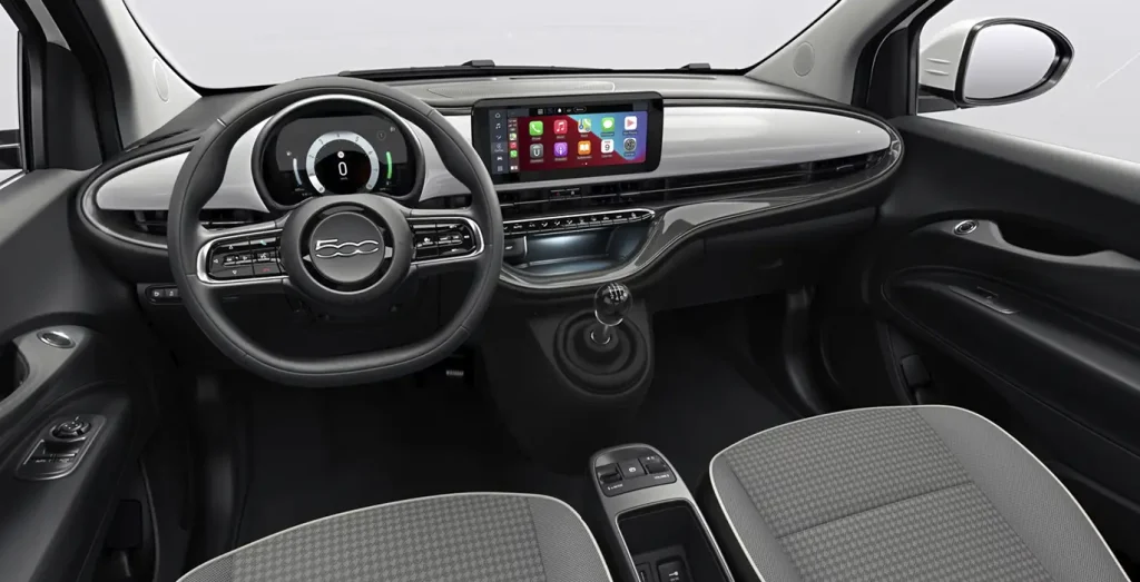 FIAT-500-TORINO-1.0-HYBRID-48KW-65CV-MANUAL-interior-delantera.webp