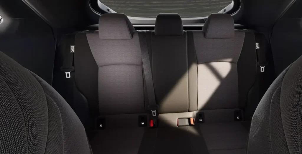 Toyota-C-HR-Advance-Plug-in-Hybrid-220-interior-trasera.webp