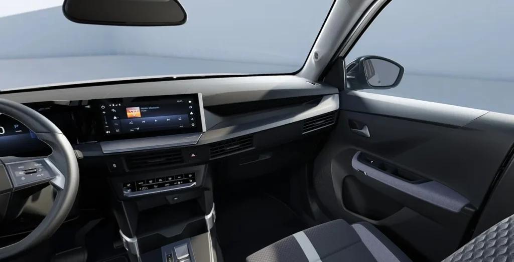 Opel-Frontera-1.2T-XHT-Hybrid-EDCT6-107kW-Ultimate-interior-delantera-II